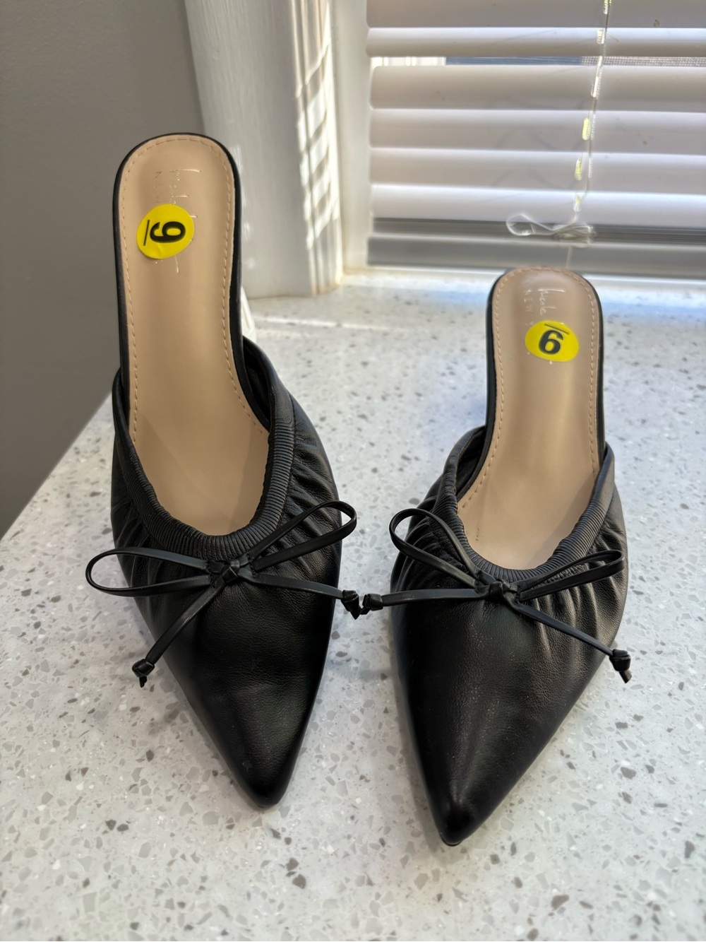 NWOT Nicole Miller Bow Kitten Heel Mule- size 9